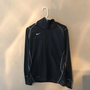 Nike therma-fit sweater
